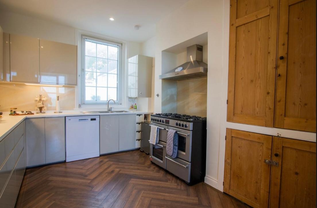 Beach View, 4 Bedroom House Opposite The Sea! Sleeps 10 Sandgate Extérieur photo